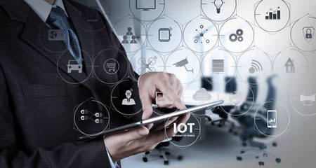 智能工廠與工業4.0 云計算驅動下的連接生產機器人